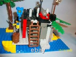 Lego set 1788 Pirate Treasure Chest VINTAGE PIRATE 100% complete VERY RARE