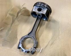 Nissan GT-R R35 VR38DETT Piston and connecting rod set VERY LOW MILEAGE RARE