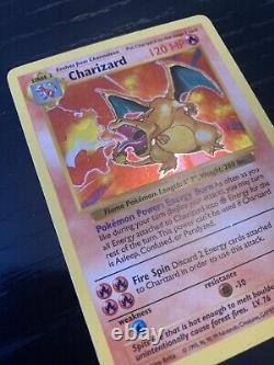 Shadowless Charizard 4/102 Pokémon Card. Very Rare Clean condition WotC