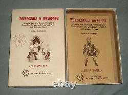 THE ORIGINAL TSR DUNGEONS AND DRAGONS WHITE BOX SET (VERY RARE and NR MINT-!)