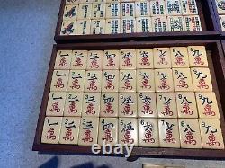 Vtg VERY RARE MET Unknown Parrot Mahjong Jongg Tile Set Perching Parrot