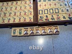 Vtg VERY RARE MET Unknown Parrot Mahjong Jongg Tile Set Perching Parrot
