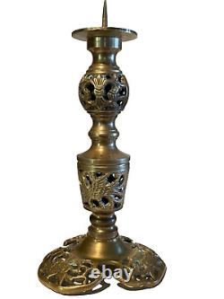 Ensemble antique de 3 porte-bougies en laiton perforé de style Art Nouveau très rare et ajustable.
