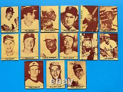 Ensemble complet de baseball MILK DUDS 1971 très rare incluant CLEMENTE MAYS, AARON MUNSON.