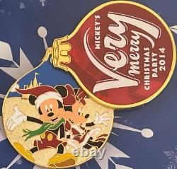 Ensemble de 100 épinglettes très limitées pour la fête très joyeux Noël de Mickey, comprenant 7 épinglettes très rares.