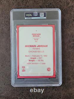 Ensemble très rare de 5x7 cartes de Michael Jordan RC PSA 8 des Chicago Bulls de 1984-85