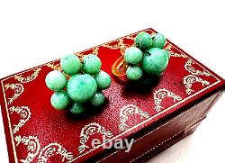 Ensemble très rare de neige : collier avec pendentif fleur et boucles d'oreilles en jade sculpté et verre de Pékin vert.