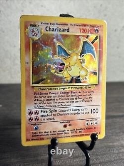 Pokémon TCG Charizard Base Set 4/102 Holo Illimité Holo Rare- Livraison Rapide