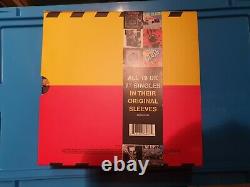 The Clash 19 X 7 Vinyl Singles Coffret. Impeccable Et Non Joué. Très Rare 2006