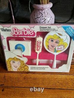 Tres Rare! 1980 Vintage Western Barbie Dresser Set Avec Autographes