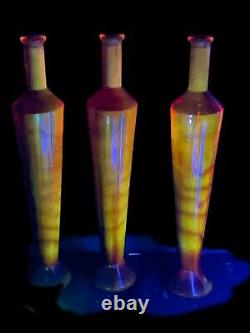 Très Rare Unique Amberina Magnésium Uv Activé Vase De Swirl Ensemble De 3 Uranium