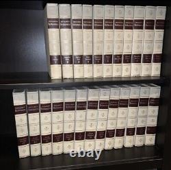 Très rare Ensemble complet de l'Encyclopédie Britannica de 1965 en blanc, avec index