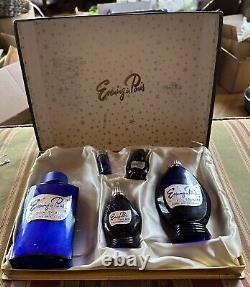 Très rare coffret cadeau Vintage Soirée à Paris contenant 6 bouteilles pleines non ouvertes
