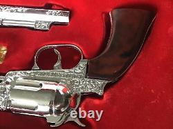 Vintage Crescent Toys Matching Pair Texan Pistols Toy Set 1950's Très Rare