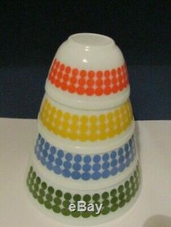 Vtg 1967 Pyrex Polka Dot Nesting Bowls Jeu Complet De 4 Rare & Tres Belle